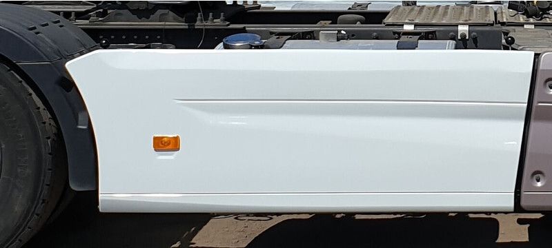 Renault T - T High SIDESKIRT EURO 6 - Aeropack/ Spoiler für LKW: das Bild 2 Renault T - T High SIDESKIRT EURO 6 - Aeropack/ Spoiler für LKW: das Bild 2