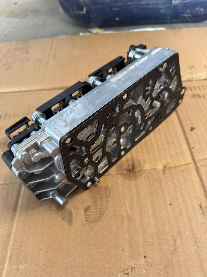 MAN 12TX VALVE BLOCK 81.32550-6018 - Getriebe und Teile für LKW: das Bild 2 MAN 12TX VALVE BLOCK 81.32550-6018 - Getriebe und Teile für LKW: das Bild 2