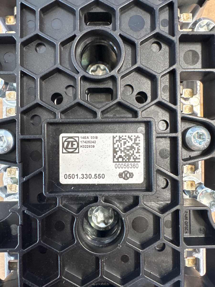 MAN 12TX VALVE BLOCK 81.32550-6018 - Getriebe und Teile für LKW: das Bild 3 MAN 12TX VALVE BLOCK 81.32550-6018 - Getriebe und Teile für LKW: das Bild 3