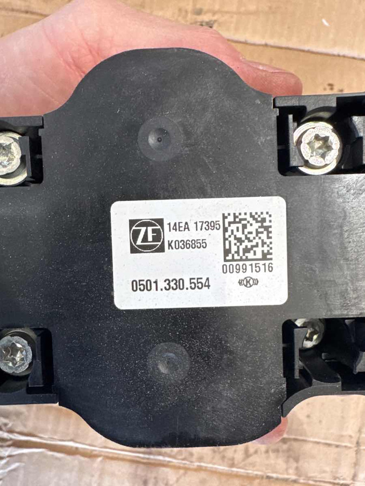 MAN CONTROL UNIT 81.32690-6072 - Getriebe und Teile für LKW: das Bild 3 MAN CONTROL UNIT 81.32690-6072 - Getriebe und Teile für LKW: das Bild 3