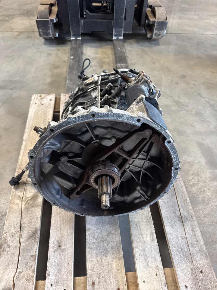 MAN GEARBOX 6S800 TO // 81.32004-6180 - Getriebe für LKW: das Bild 1 MAN GEARBOX 6S800 TO // 81.32004-6180 - Getriebe für LKW: das Bild 1