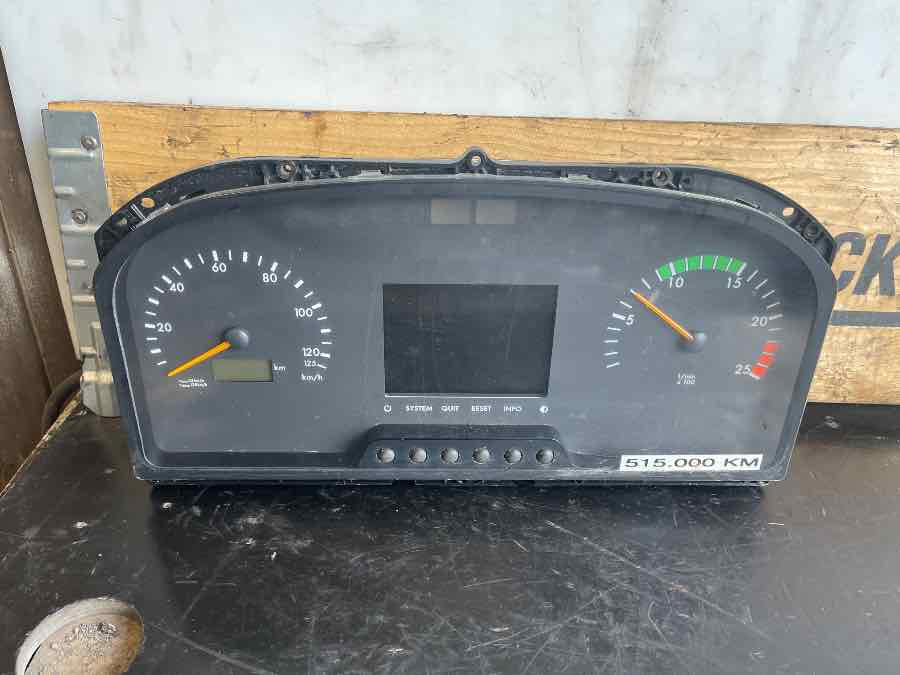 MERCEDES CLUSTER INSTRUMENT A0054466921 - Armaturenbrett für Bus: das Bild 1 MERCEDES CLUSTER INSTRUMENT A0054466921 - Armaturenbrett für Bus: das Bild 1
