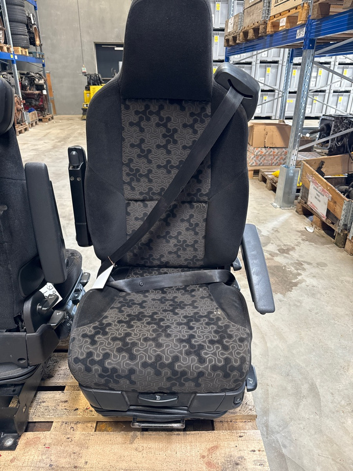 SCANIA DRIVER SEAT NGR - Fahrerhaus und Interieur für LKW: das Bild 1 SCANIA DRIVER SEAT NGR - Fahrerhaus und Interieur für LKW: das Bild 1