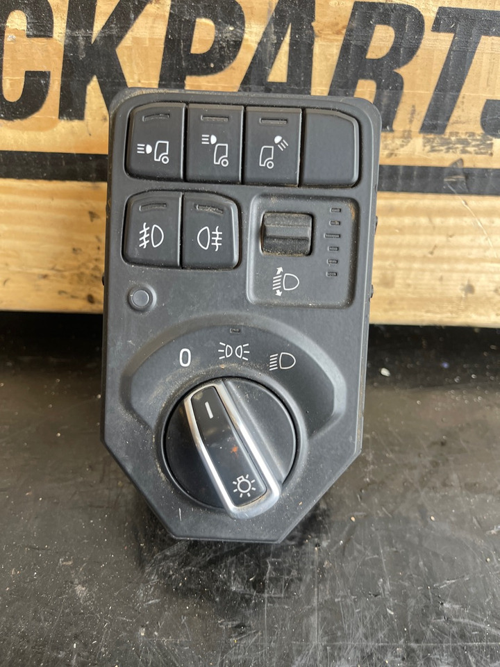 SCANIA SWITCH CONTROL UNIT 2573277 - Fahrerhaus und Interieur für LKW: das Bild 1 SCANIA SWITCH CONTROL UNIT 2573277 - Fahrerhaus und Interieur für LKW: das Bild 1