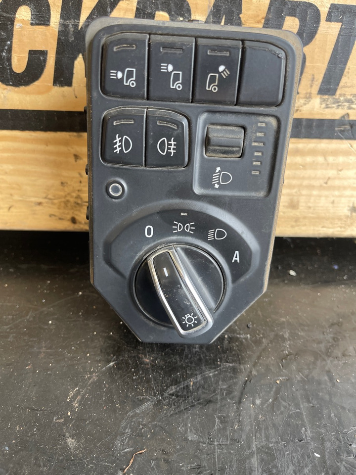 SCANIA SWITCH CONTROL UNIT 2673075 - Fahrerhaus und Interieur für LKW: das Bild 1 SCANIA SWITCH CONTROL UNIT 2673075 - Fahrerhaus und Interieur für LKW: das Bild 1
