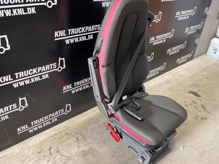 VOLVO DRIVER SEAT - Fahrerhaus und Interieur für LKW: das Bild 2 VOLVO DRIVER SEAT - Fahrerhaus und Interieur für LKW: das Bild 2