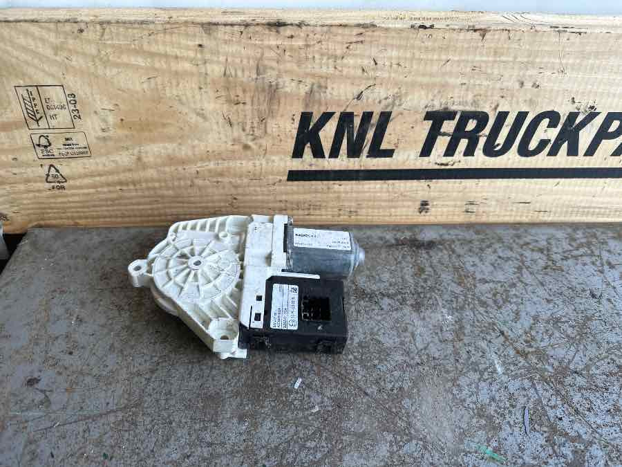 VOLVO ECU WINDO MEKANISME 84062947 - Elektrische Ausrüstung für LKW: das Bild 1 VOLVO ECU WINDO MEKANISME 84062947 - Elektrische Ausrüstung für LKW: das Bild 1