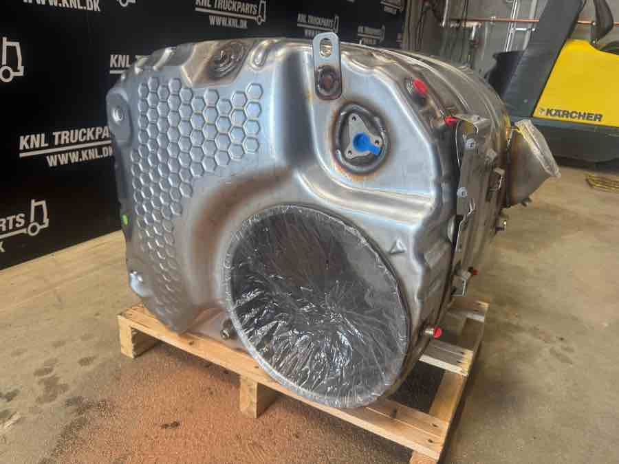 VOLVO EXHAUST 24617946 - Auspuff/ Abgasanlage für LKW: das Bild 2 VOLVO EXHAUST 24617946 - Auspuff/ Abgasanlage für LKW: das Bild 2