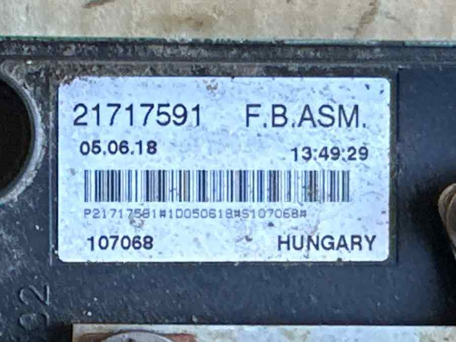 VOLVO FUSE BOX 21717591 - Elektrische Ausrüstung für LKW: das Bild 2 VOLVO FUSE BOX 21717591 - Elektrische Ausrüstung für LKW: das Bild 2