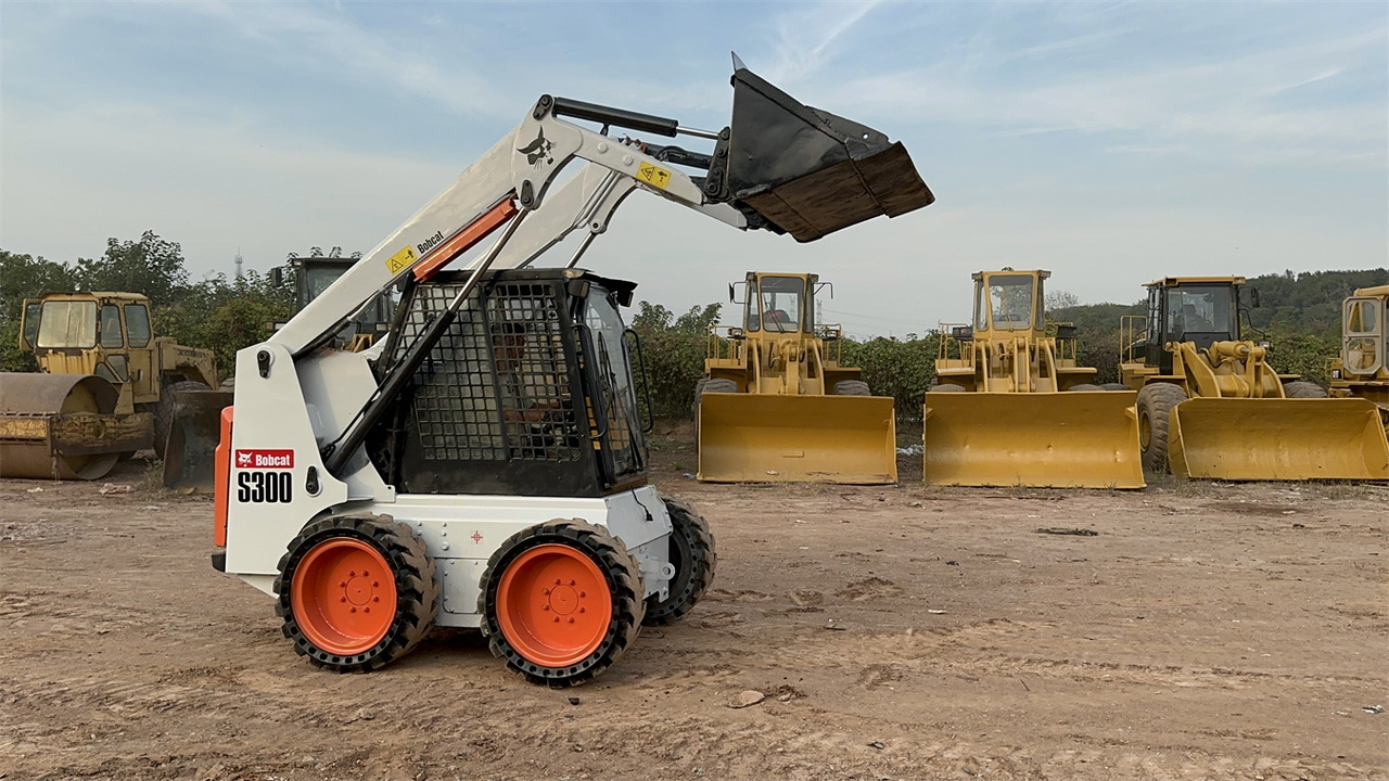 BOBCAT S300 - Kompaktlader: das Bild 1 BOBCAT S300 - Kompaktlader: das Bild 1