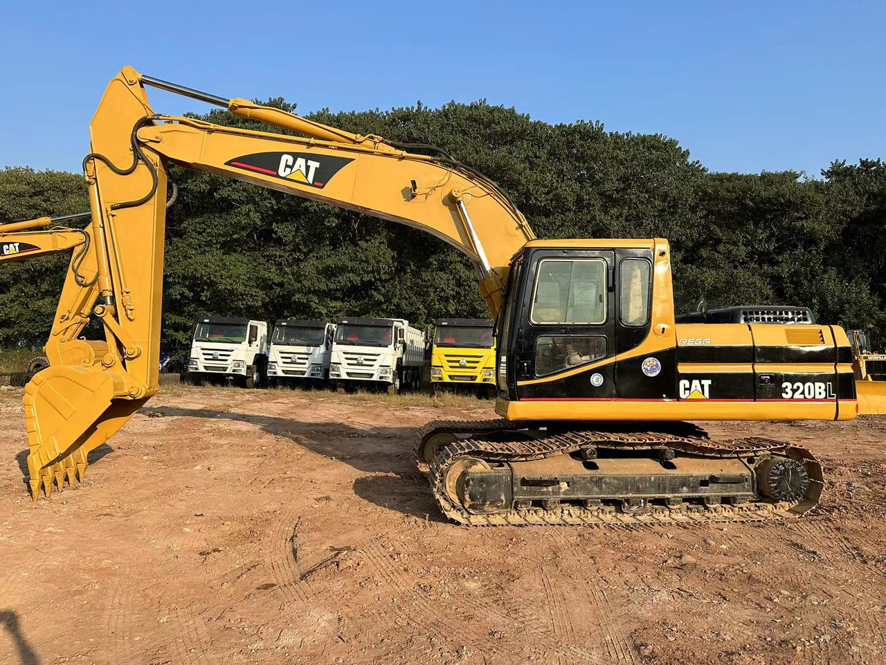 Kettenbagger CAT 320B: das Bild 1
