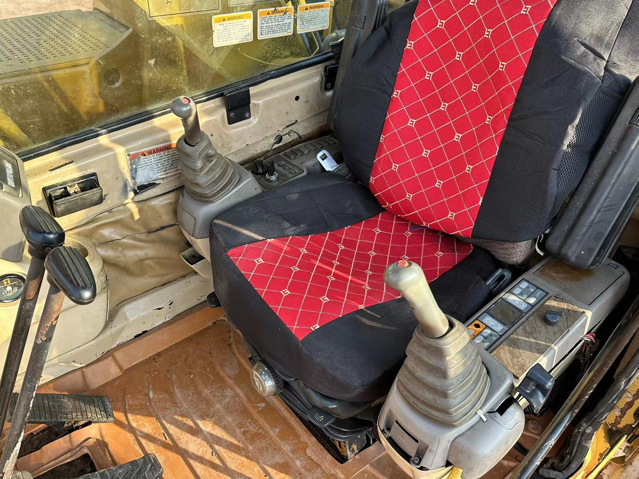 Kettenbagger CAT 320B: das Bild 14