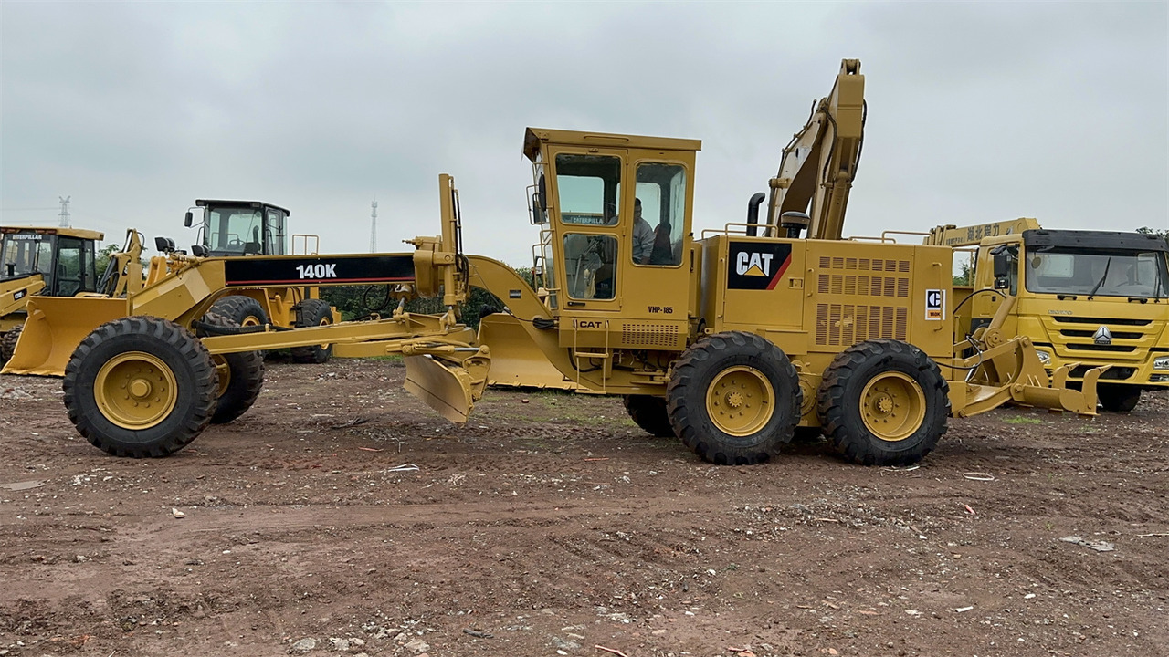 Grader CATERPILLAR 140K: das Bild 6
