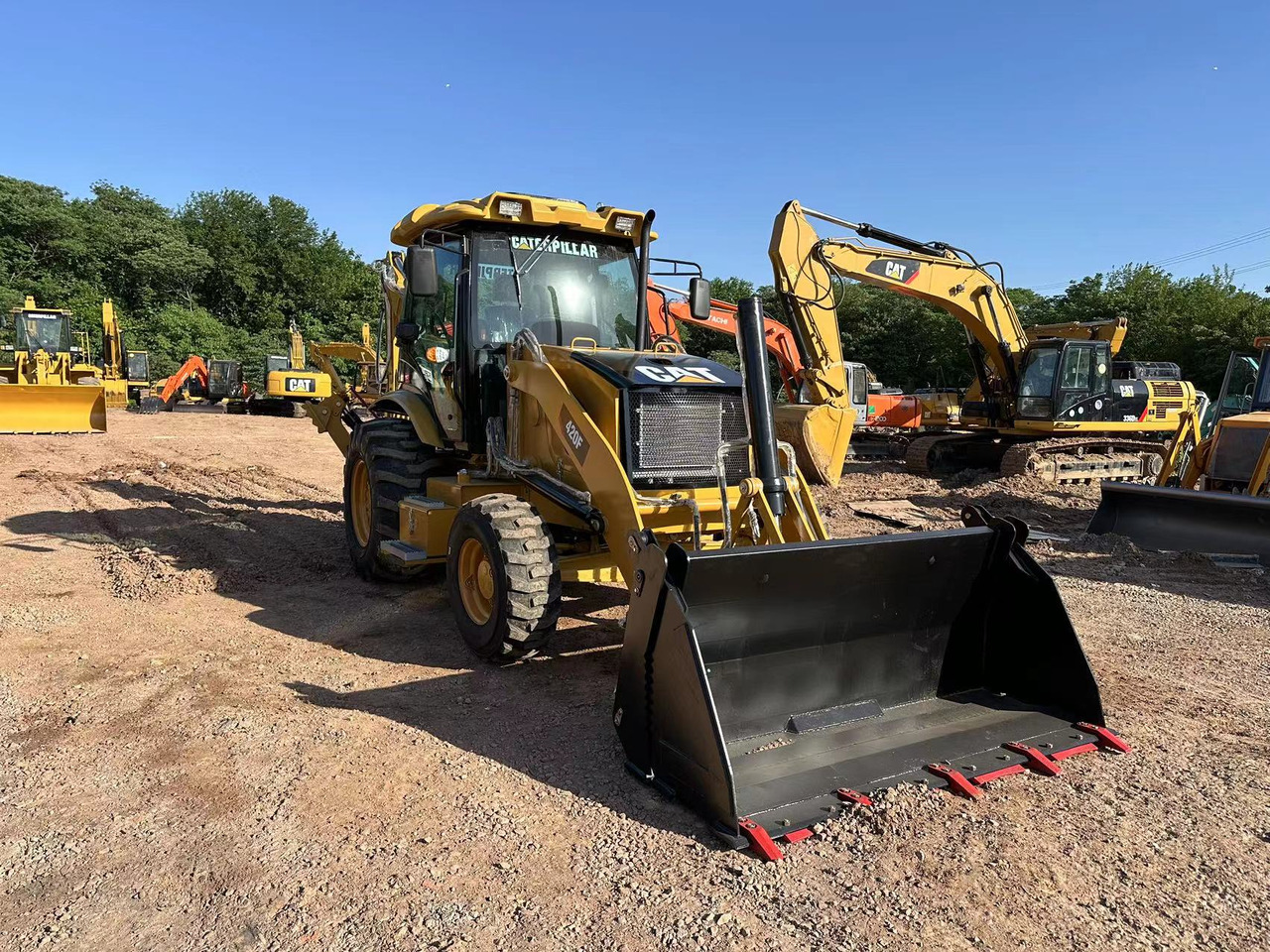 CATERPILLAR 420F2 - Baggerlader: das Bild 3 CATERPILLAR 420F2 - Baggerlader: das Bild 3