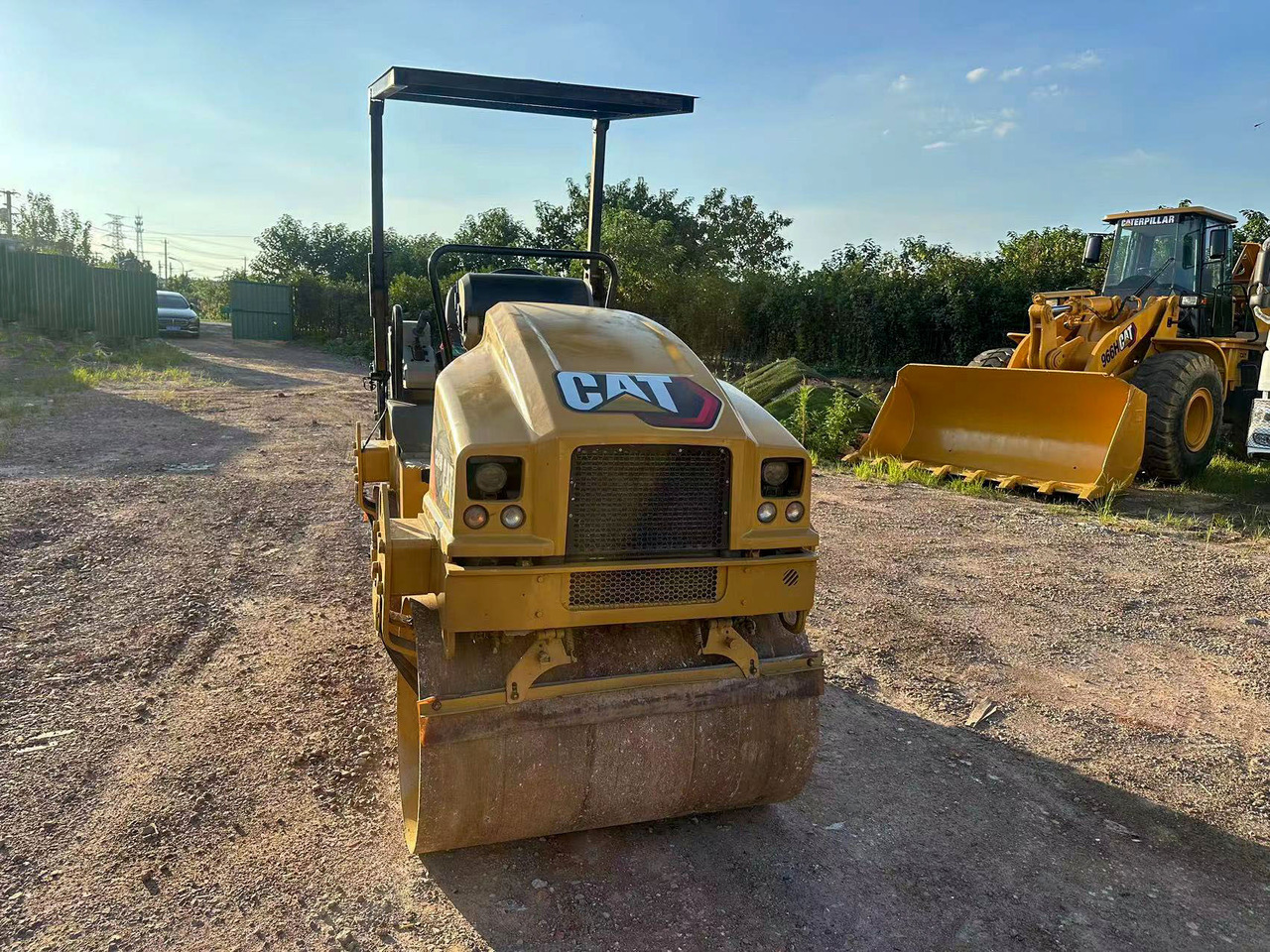 CATERPILLAR CB24B - Walzen: das Bild 5 CATERPILLAR CB24B - Walzen: das Bild 5