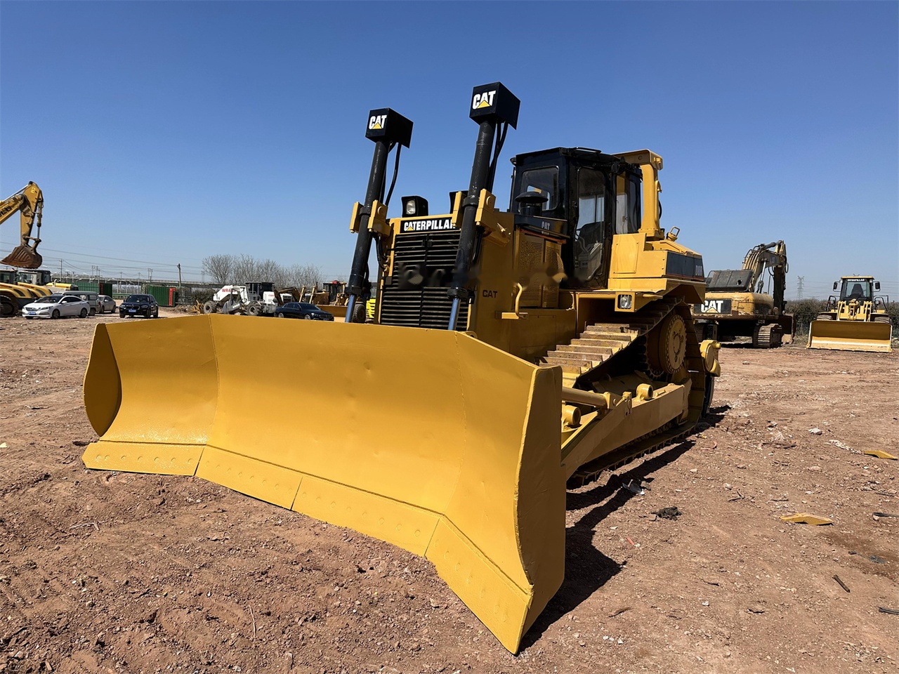 CATERPILLAR D8R - Bulldozer: das Bild 4 CATERPILLAR D8R - Bulldozer: das Bild 4