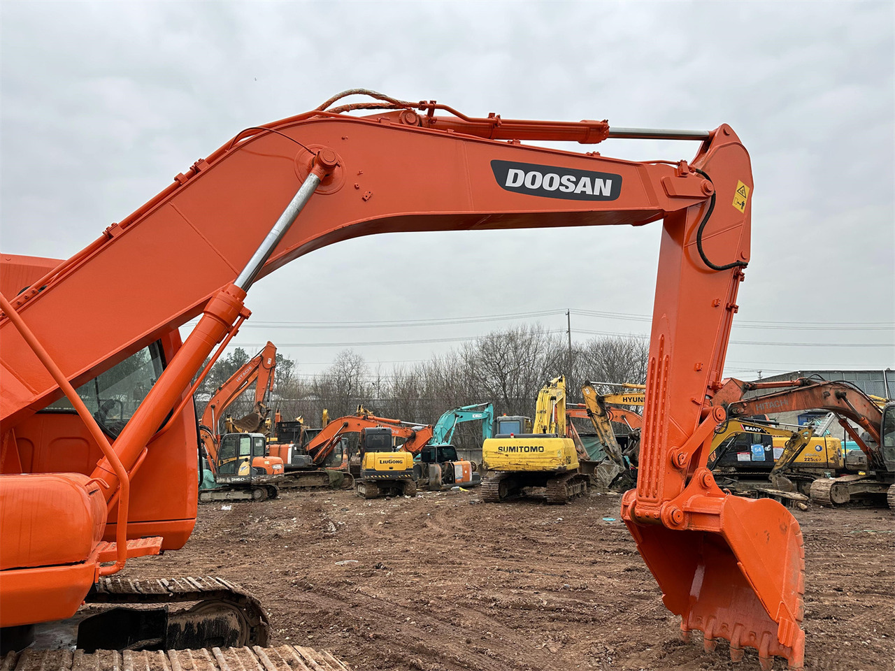 DOOSAN DH220 excavator - Kettenbagger: das Bild 4 DOOSAN DH220 excavator - Kettenbagger: das Bild 4