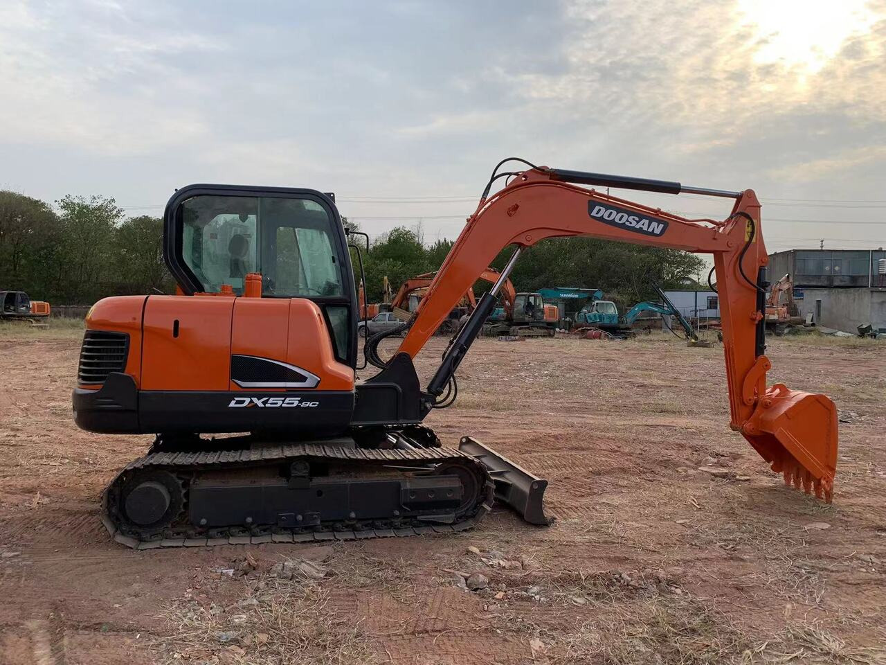 DOOSAN DX55 - Bagger: das Bild 2 DOOSAN DX55 - Bagger: das Bild 2