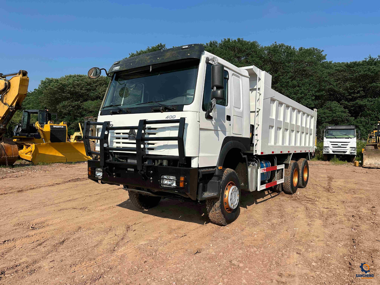 HOWO 400 With Bumper - Kipper: das Bild 2 HOWO 400 With Bumper - Kipper: das Bild 2