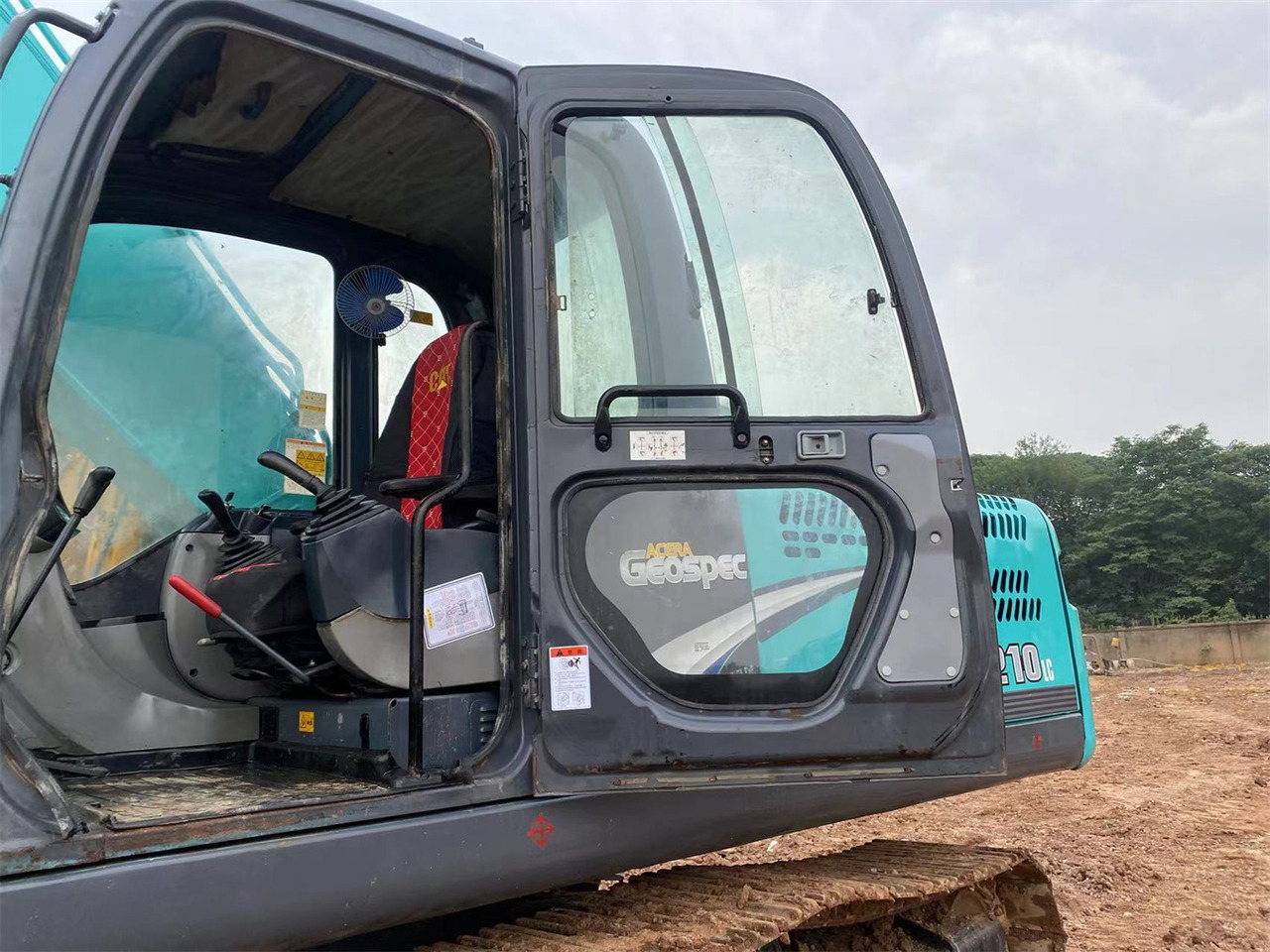 KOBELCO SK210LC-8 - Kettenbagger: das Bild 5 KOBELCO SK210LC-8 - Kettenbagger: das Bild 5