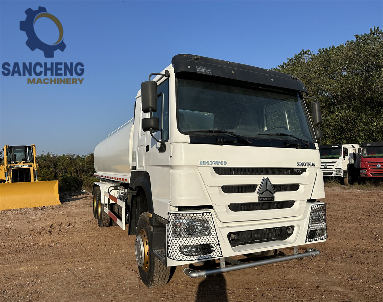 SINOTRUK HOWO 371 6x4 Water Tanker Truck - Tankwagen: das Bild 3 SINOTRUK HOWO 371 6x4 Water Tanker Truck - Tankwagen: das Bild 3