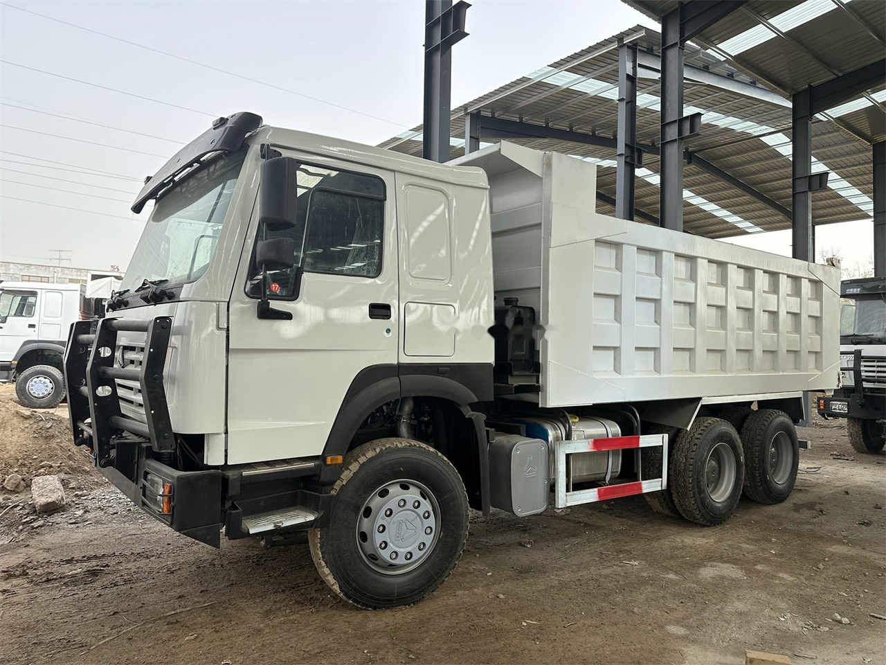 SINOTRUK HOWO 371 Dump Truck - Kipper: das Bild 1 SINOTRUK HOWO 371 Dump Truck - Kipper: das Bild 1