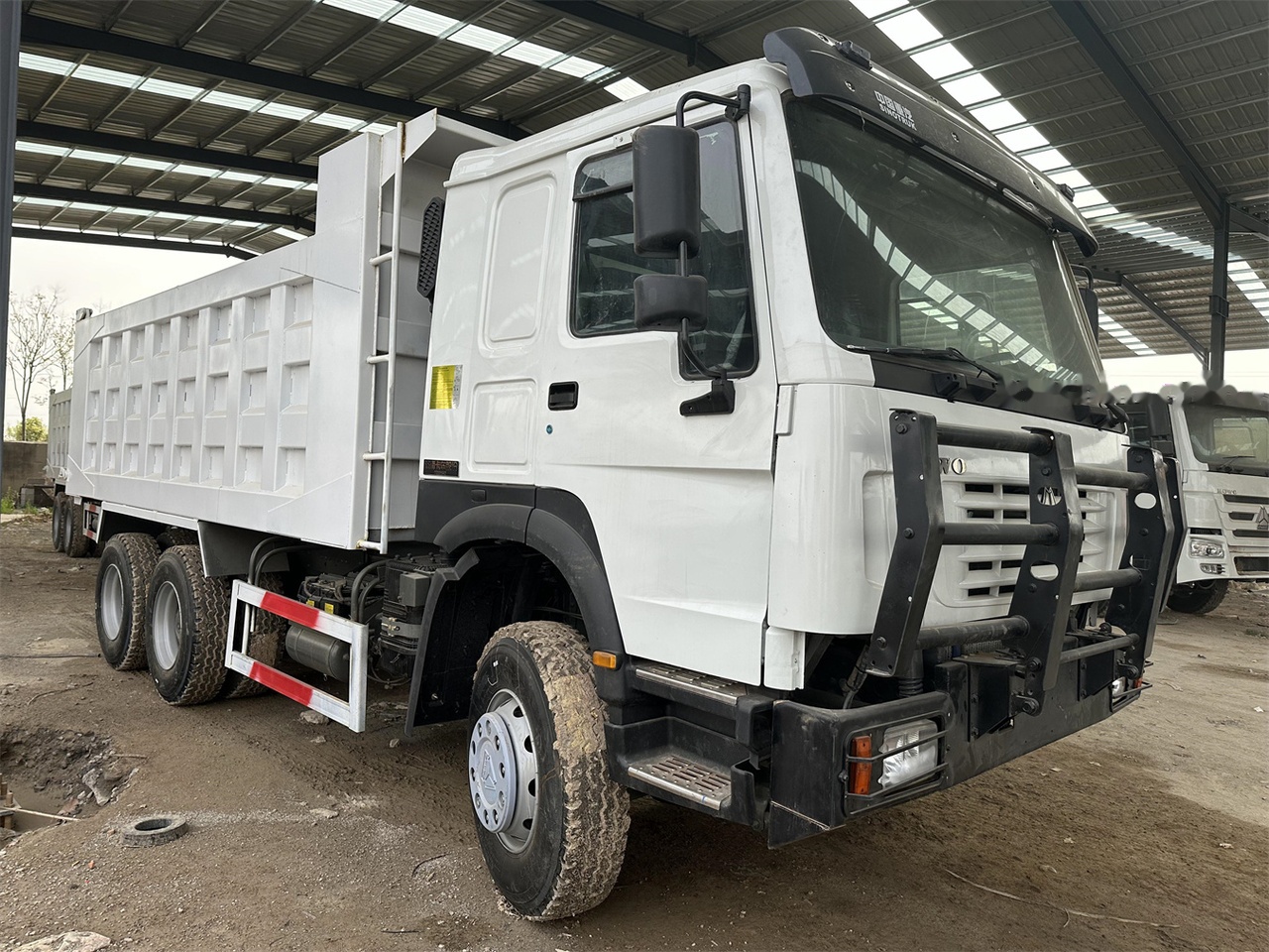 SINOTRUK HOWO 371 Dump Truck - Kipper: das Bild 3 SINOTRUK HOWO 371 Dump Truck - Kipper: das Bild 3