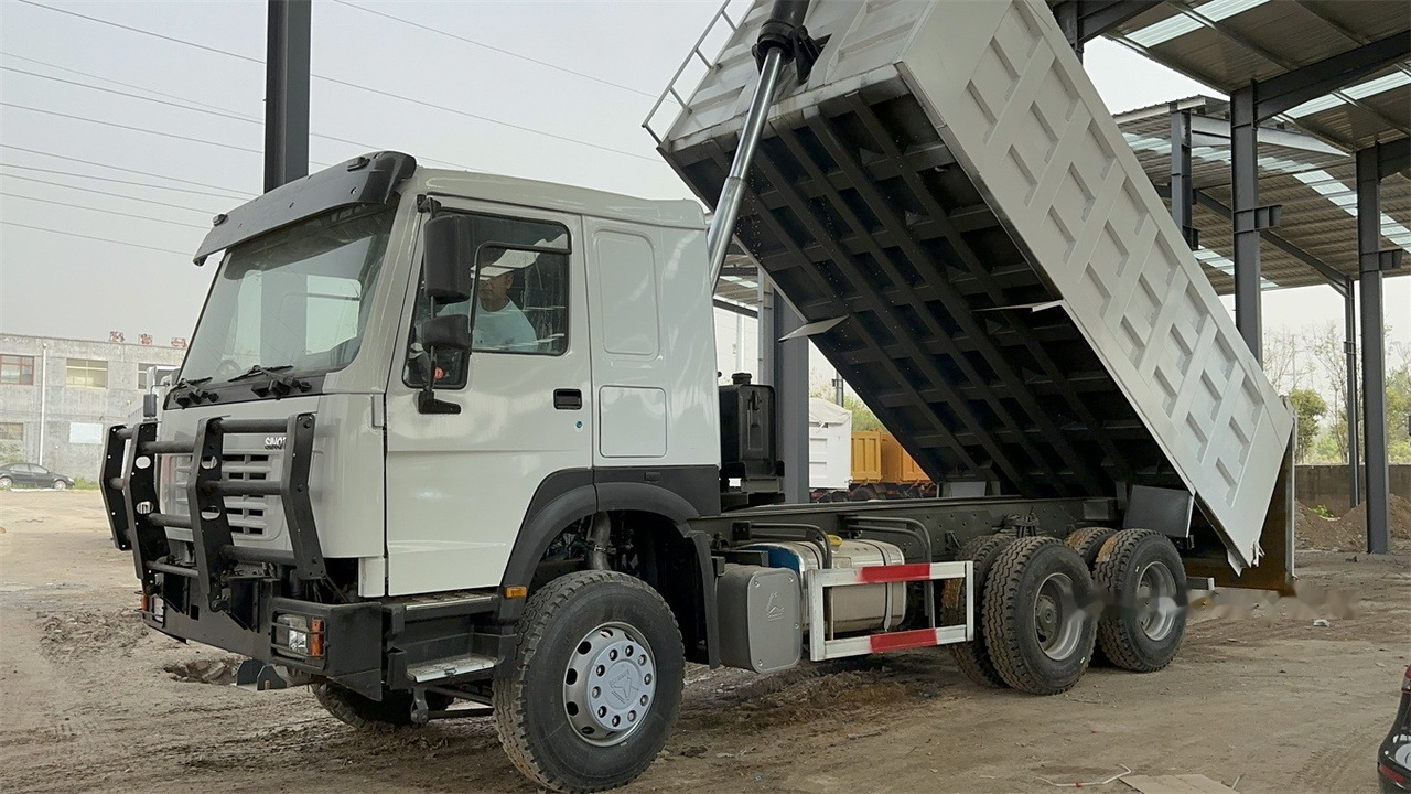 SINOTRUK HOWO 371 Dump Truck - Kipper: das Bild 1 SINOTRUK HOWO 371 Dump Truck - Kipper: das Bild 1