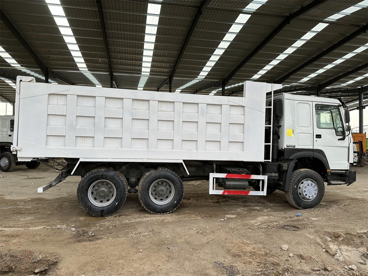 SINOTRUK HOWO 371 Dump Truck - Kipper: das Bild 4 SINOTRUK HOWO 371 Dump Truck - Kipper: das Bild 4