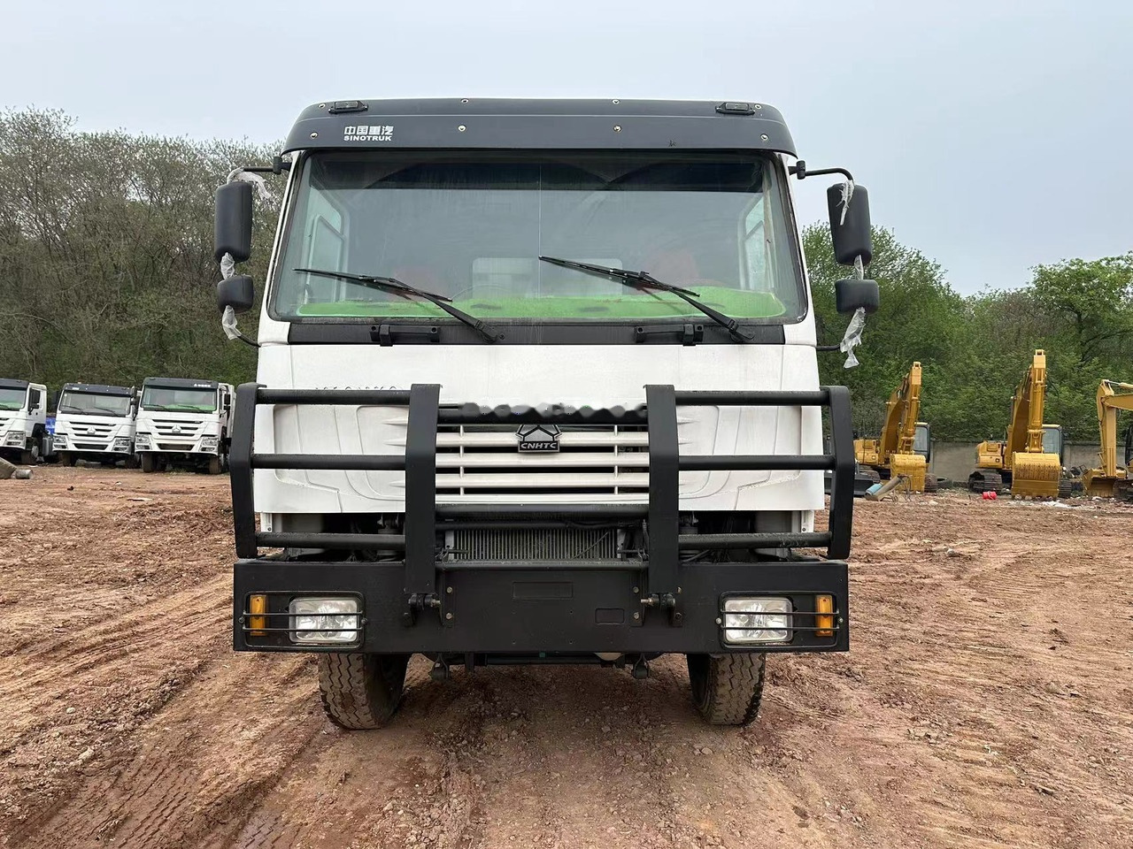 SINOTRUK HOWO 371 with Bumper - Kipper: das Bild 1 SINOTRUK HOWO 371 with Bumper - Kipper: das Bild 1
