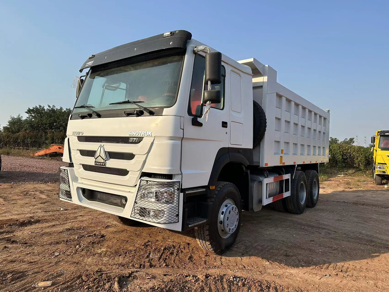 SINOTRUK HOWO 371hp 6x4 - Kipper: das Bild 1 SINOTRUK HOWO 371hp 6x4 - Kipper: das Bild 1