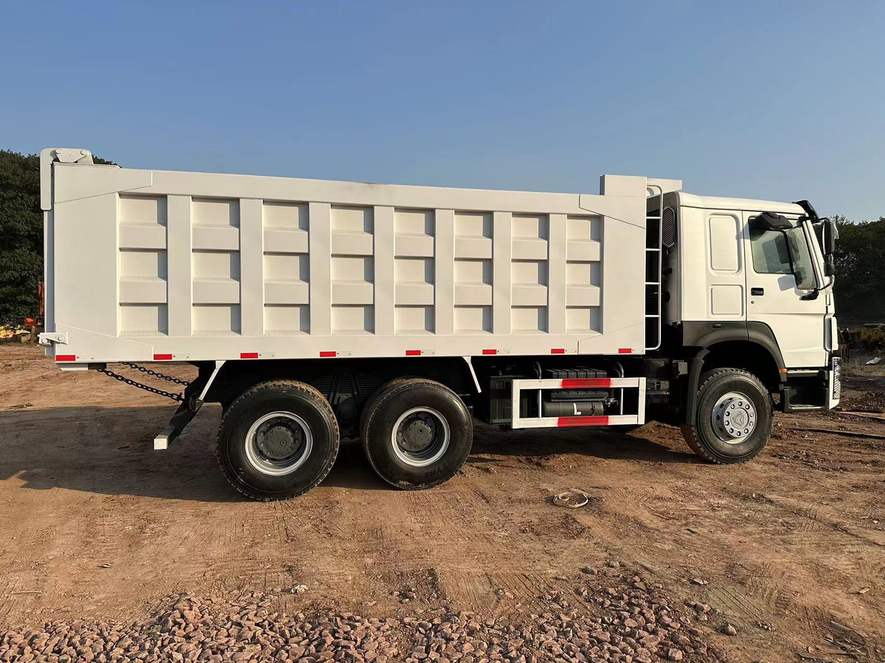 SINOTRUK HOWO 371hp 6x4 - Kipper: das Bild 5 SINOTRUK HOWO 371hp 6x4 - Kipper: das Bild 5