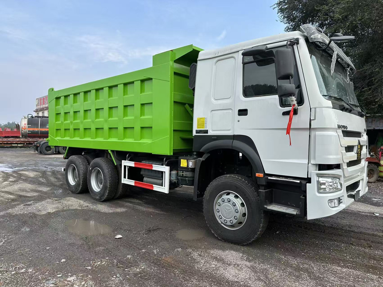 SINOTRUK HOWO 400HP 6X4 Tipper Truck - Kipper: das Bild 2 SINOTRUK HOWO 400HP 6X4 Tipper Truck - Kipper: das Bild 2