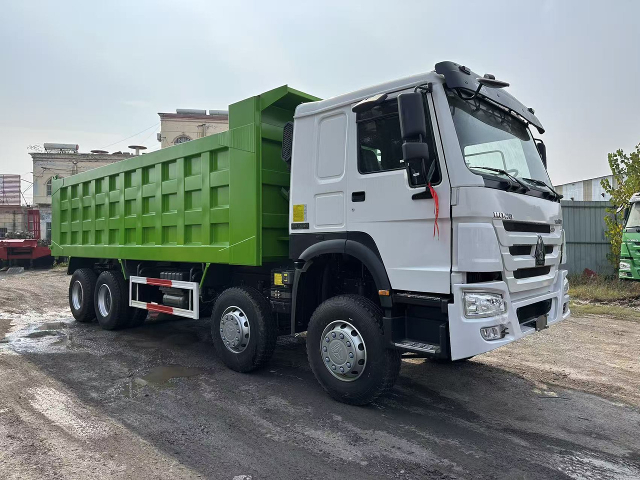 SINOTRUK HOWO 420HP 8X4 Tipper Truck - Kipper: das Bild 2 SINOTRUK HOWO 420HP 8X4 Tipper Truck - Kipper: das Bild 2