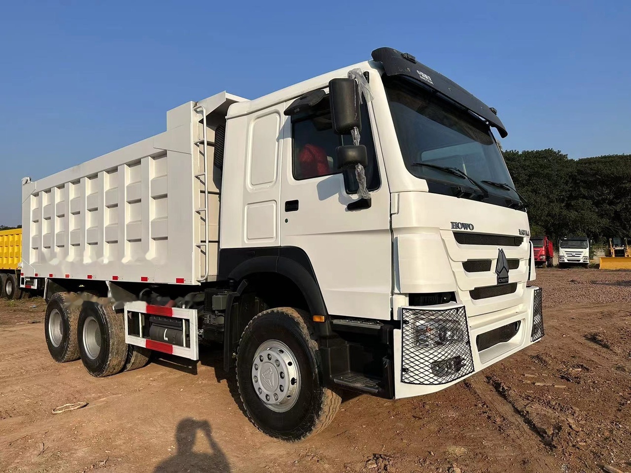 SINOTRUK HOWO HOWO 371 6x4 - Kipper: das Bild 4 SINOTRUK HOWO HOWO 371 6x4 - Kipper: das Bild 4