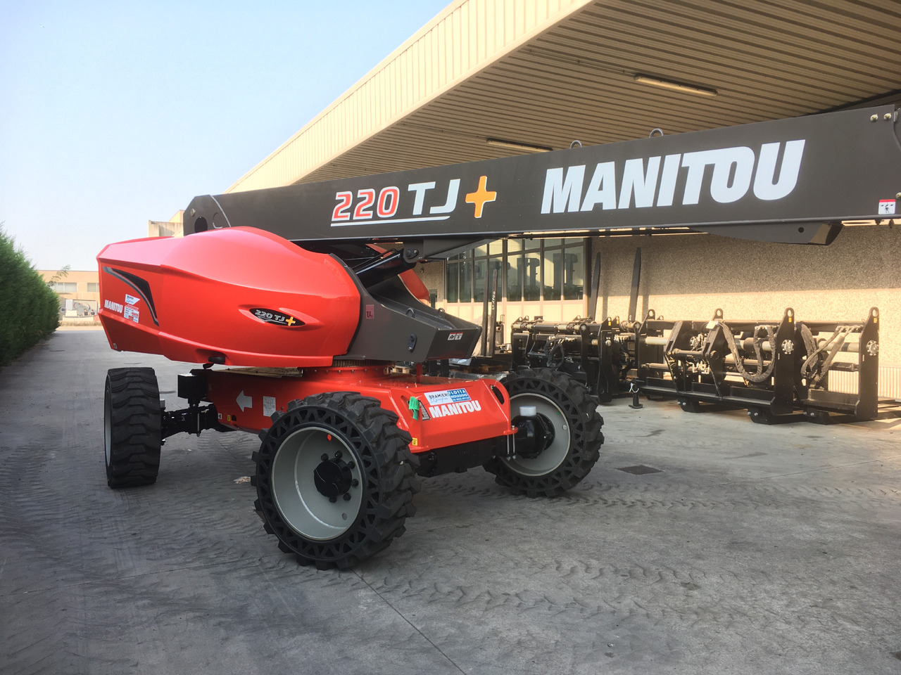 MANITOU 220 TJ+ / 260 TJ / 280 TJ - 2019 - Teleskopbühne: das Bild 2 MANITOU 220 TJ+ / 260 TJ / 280 TJ - 2019 - Teleskopbühne: das Bild 2