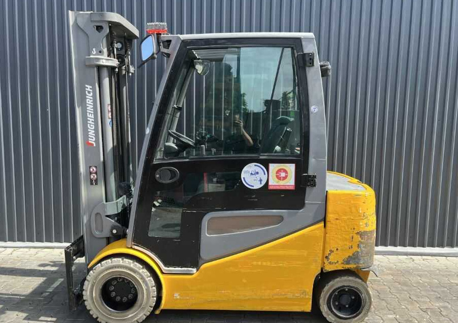 Jungheinrich EFGS30 - Elektrostapler: das Bild 2 Jungheinrich EFGS30 - Elektrostapler: das Bild 2