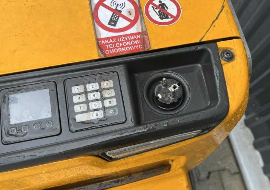 Hochhubwagen Jungheinrich EJC216: das Bild 9