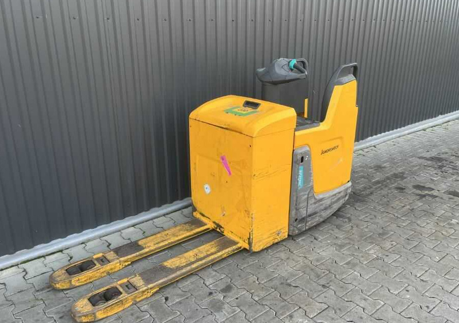 Jungheinrich ERE225 - Niederhubwagen: das Bild 1 Jungheinrich ERE225 - Niederhubwagen: das Bild 1
