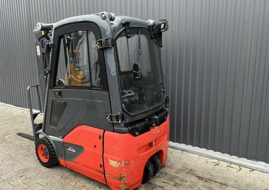 Linde E14-02 - Elektrostapler: das Bild 3 Linde E14-02 - Elektrostapler: das Bild 3