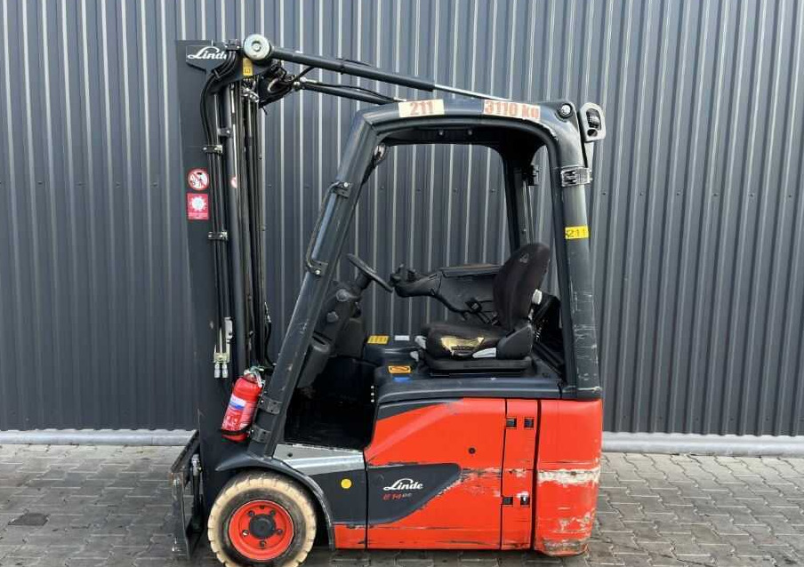 Linde E14-02 - Elektrostapler: das Bild 2 Linde E14-02 - Elektrostapler: das Bild 2