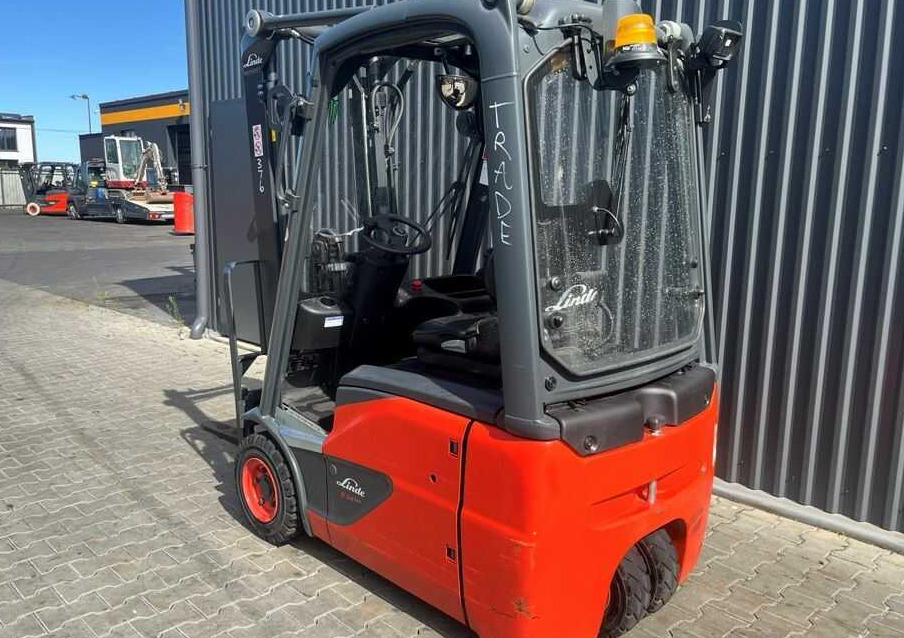 Linde E14-02 - Elektrostapler: das Bild 3 Linde E14-02 - Elektrostapler: das Bild 3