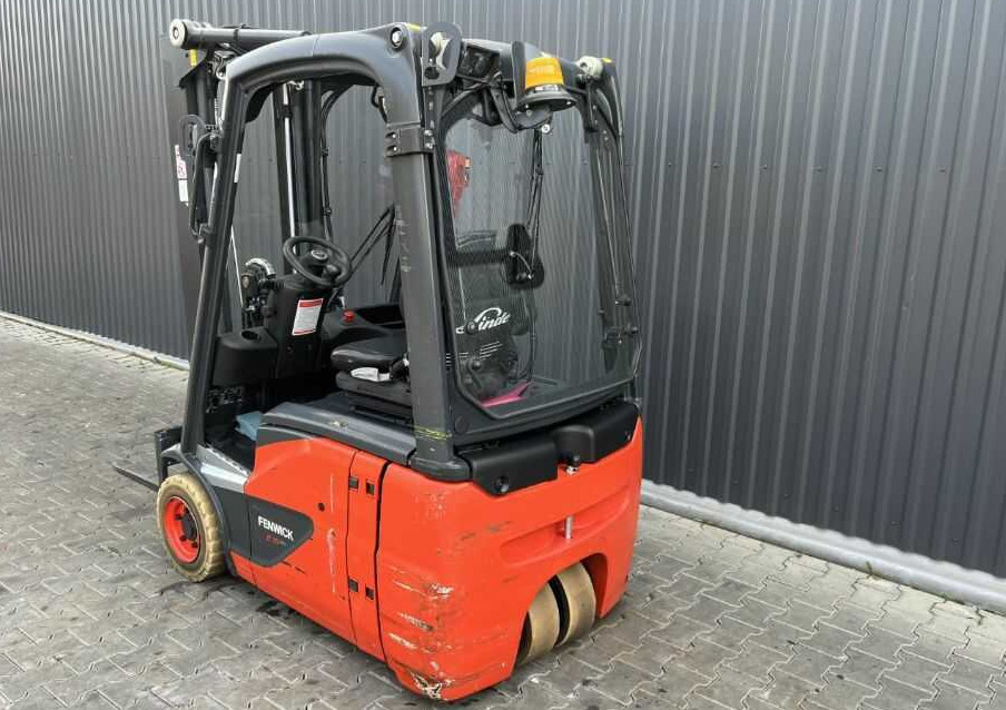 Linde E15-02 - Elektrostapler: das Bild 3 Linde E15-02 - Elektrostapler: das Bild 3