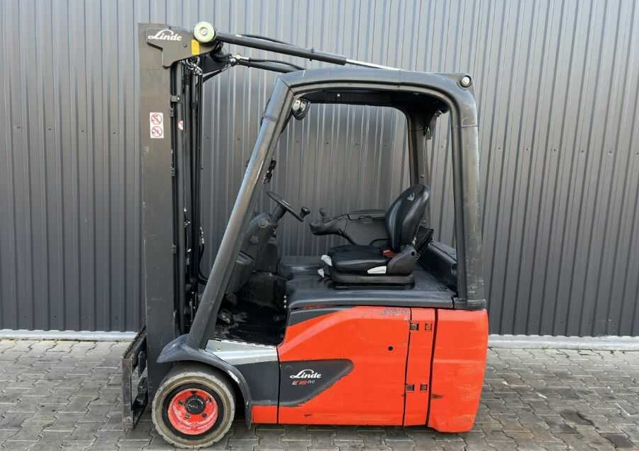 Linde E18-02 - Elektrostapler: das Bild 2 Linde E18-02 - Elektrostapler: das Bild 2