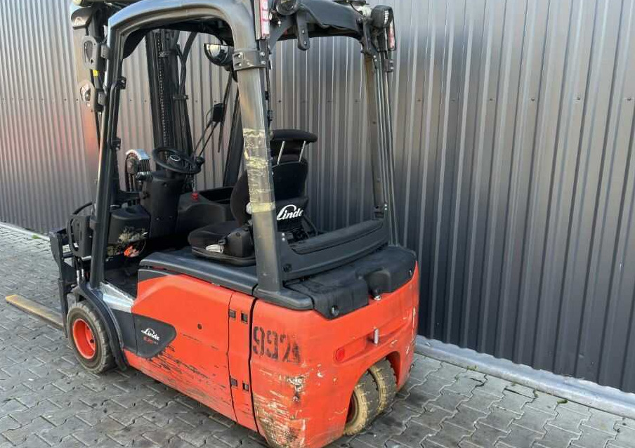 Linde E20L-02 - Elektrostapler: das Bild 3 Linde E20L-02 - Elektrostapler: das Bild 3