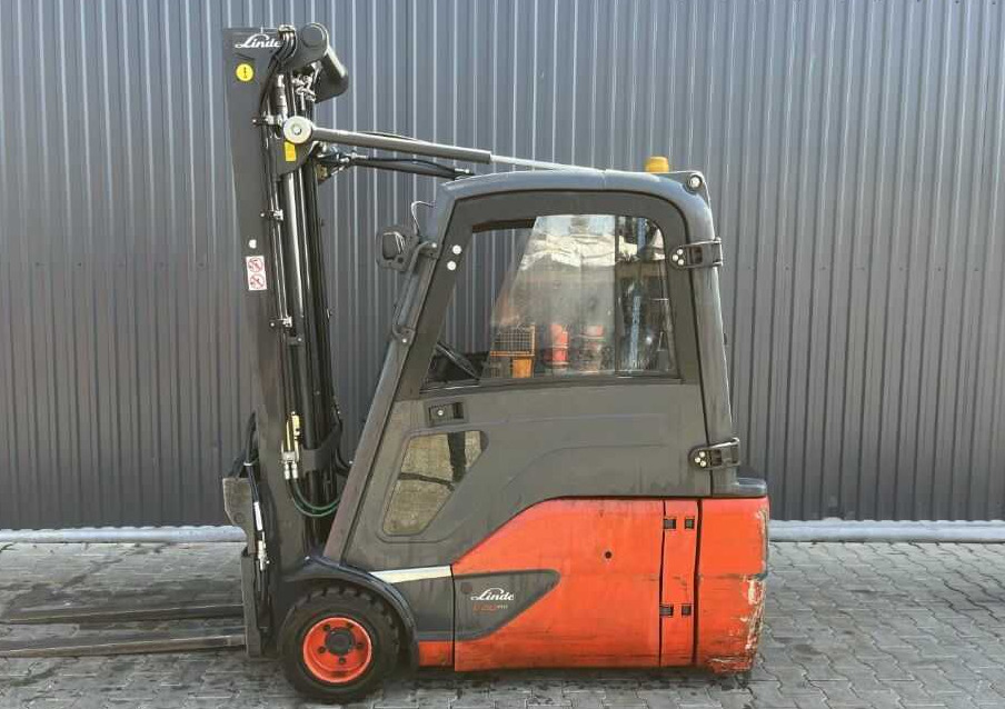 Linde E20L-02 - Elektrostapler: das Bild 2 Linde E20L-02 - Elektrostapler: das Bild 2