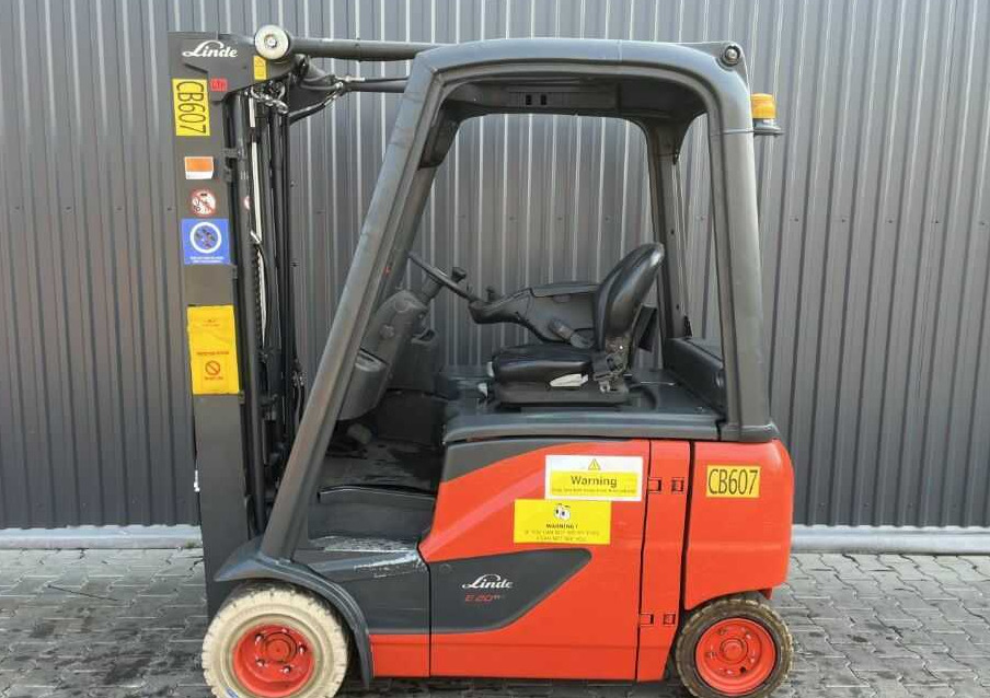 Linde E20PH-02 - Elektrostapler: das Bild 2 Linde E20PH-02 - Elektrostapler: das Bild 2