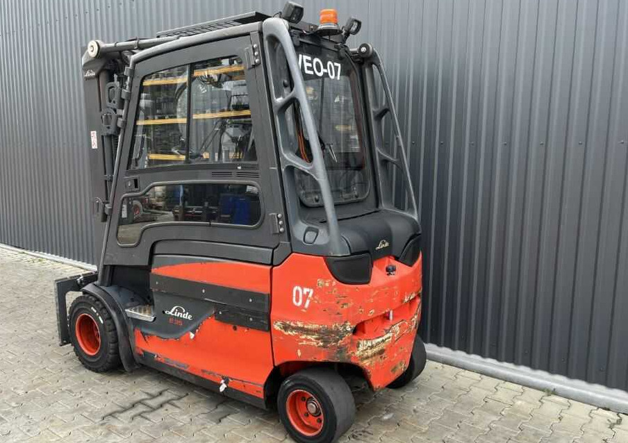 Linde E35HL-01 - Elektrostapler: das Bild 3 Linde E35HL-01 - Elektrostapler: das Bild 3