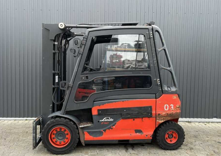 Linde E50HL-01 - Elektrostapler: das Bild 2 Linde E50HL-01 - Elektrostapler: das Bild 2