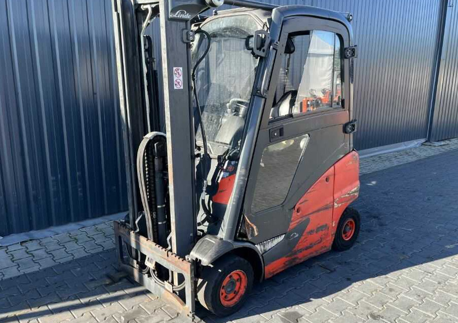 Linde H18T-01 - Treibgasstapler: das Bild 1 Linde H18T-01 - Treibgasstapler: das Bild 1